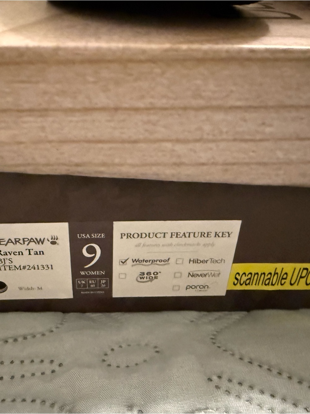 BearPaw Women's Tan and Black Boot Box Label - Size 9 - Picture 3 of 4